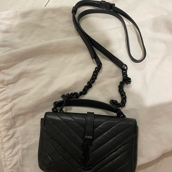 Saint Laurent College Chain Wallet Matelasse Chevron Leather
Black - Picture 8 of 8